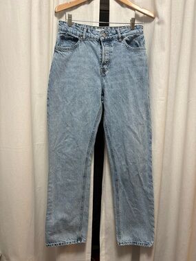 H&M Light Blue Straight-Leg Women’s Jeans
